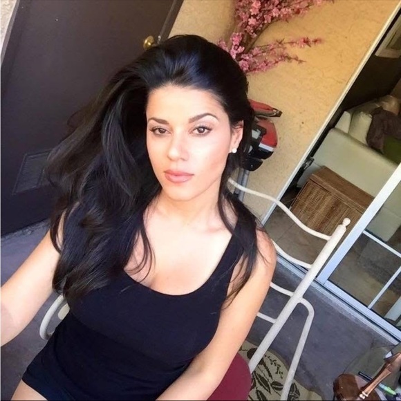 Meet your Posher, Sharon - Picture 2 of 2